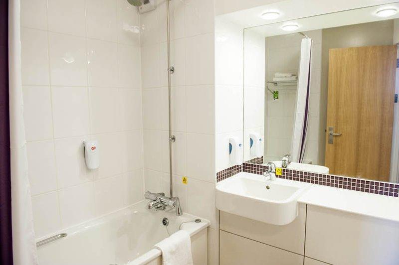 Premier Inn Welwyn Garden City Extérieur photo